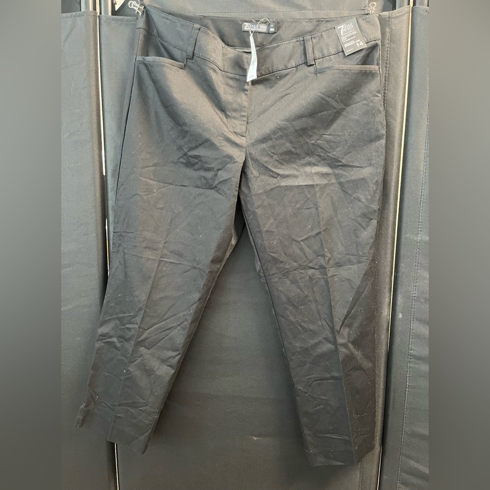 7th Avenue NY&Co Crop Pants Sz 14 Black Straight Leg Stretch BNWT